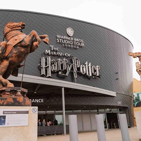 Ensuite Master Bedroom, Private Bathroom, Inside Family Home, Walking Distance To Harry Potter واتفورد المظهر الخارجي الصورة