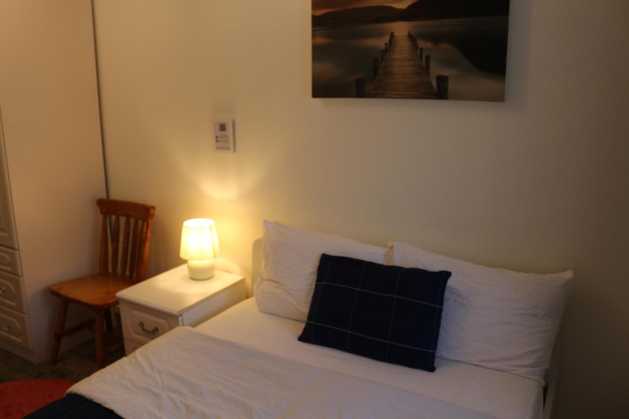Ensuite Master Bedroom, Private Bathroom, Inside Family Home, Walking Distance To Harry Potter واتفورد المظهر الخارجي الصورة